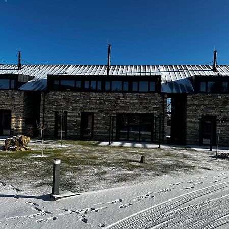 Palace Resort Jiloviste ภายนอก รูปภาพ