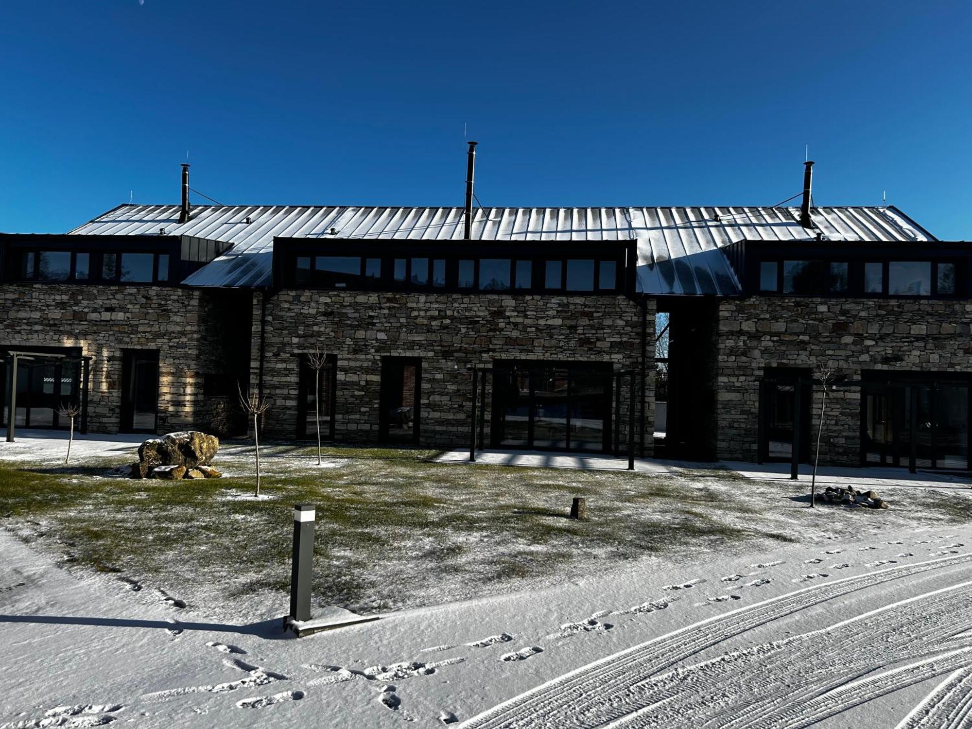 Palace Resort Jiloviste ภายนอก รูปภาพ