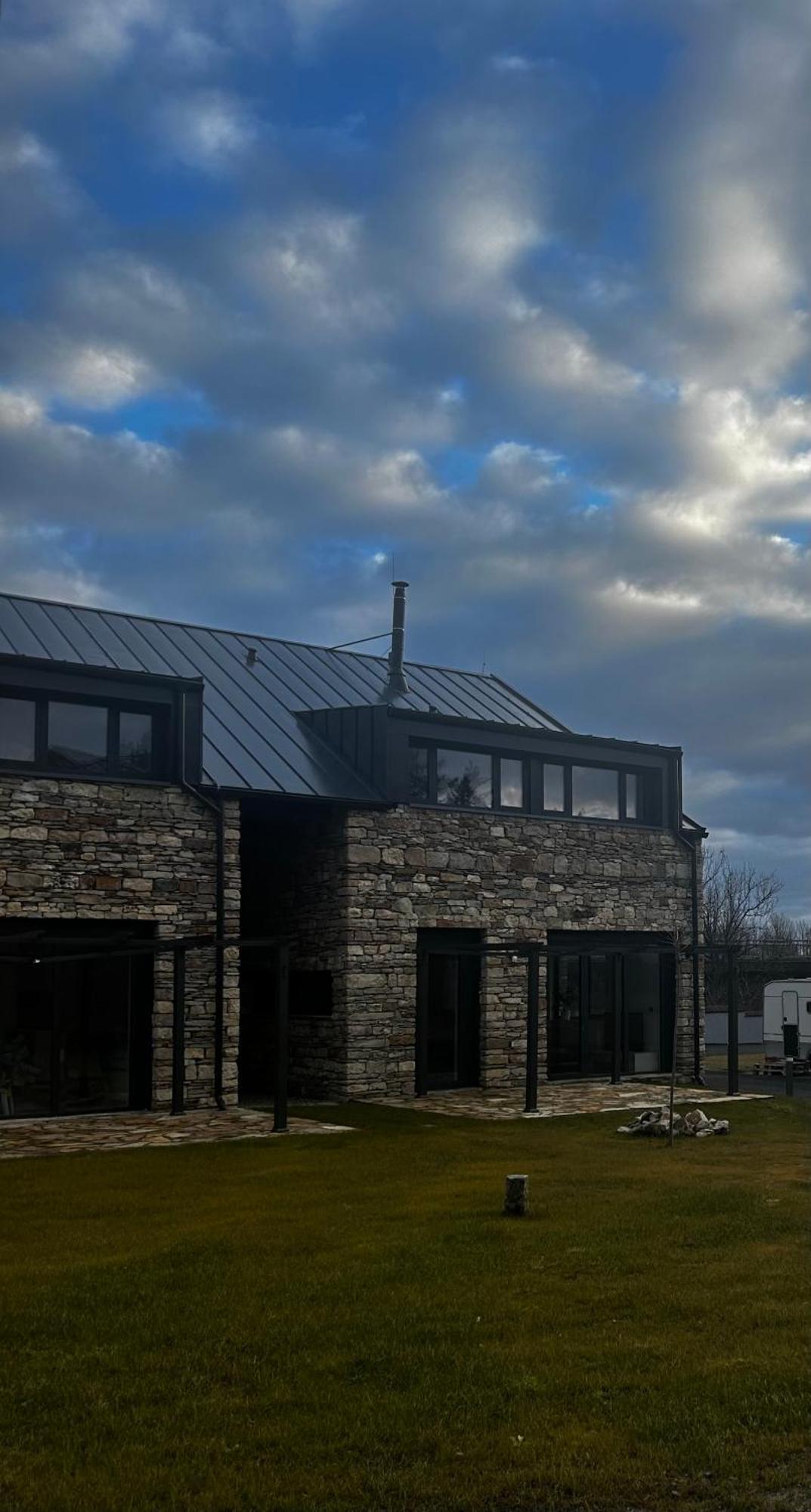 Palace Resort Jiloviste ภายนอก รูปภาพ